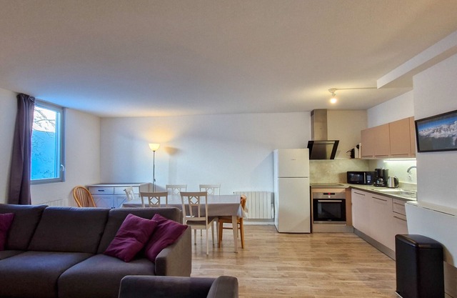 Spacious Apartment in Center of Flaine, Sleeps 6, Near Slopes and Shops