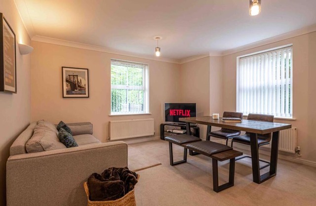 Spacious Apartment, Near Birmingham Centre + NEC