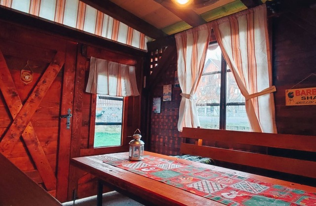 Spacious apt. with free parking lot, in a silent street, only 200 m from center.