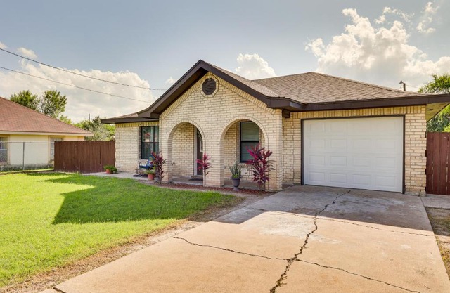 Spacious Backyard San Juan Home Near Border!