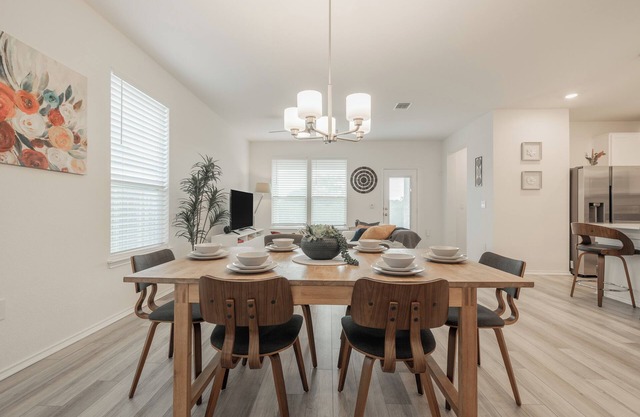 Spacious Bastrop Furnished Stay Corporate Rental All Inclusive