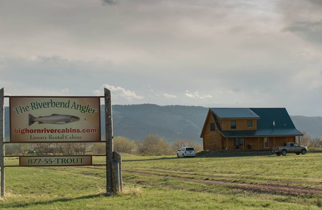 Spacious Bluff Cabin #2 Overlooking Bighorn River
