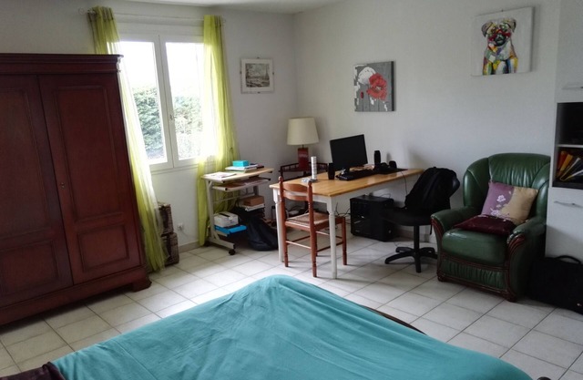 SPACIOUS, BRIGHT AND PLEASANT STUDIO