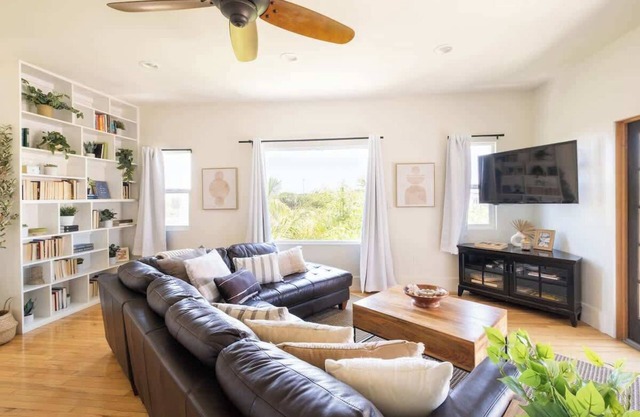 Spacious Central & Chic 5BR w/Luxe Outdoor Living