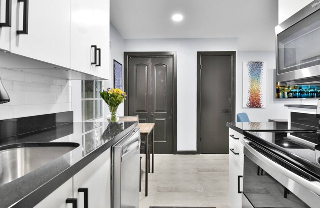 Spacious, Central Wilton Manors Villas!