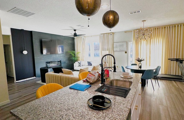 Spacious Charming 4 Bedroom Elegant Luxe Escape Home in Glenn Heights.