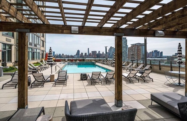 Spacious & Clean 1BR | Full Kitchen | Washer/Dryer | by GLS