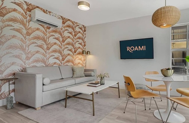 Spacious Combo Room | Miami | Roami at The Carmela