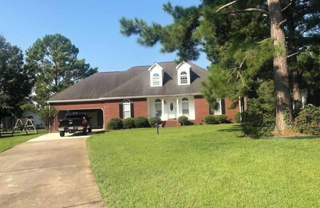 Spacious, Cozy & Safe home away from home