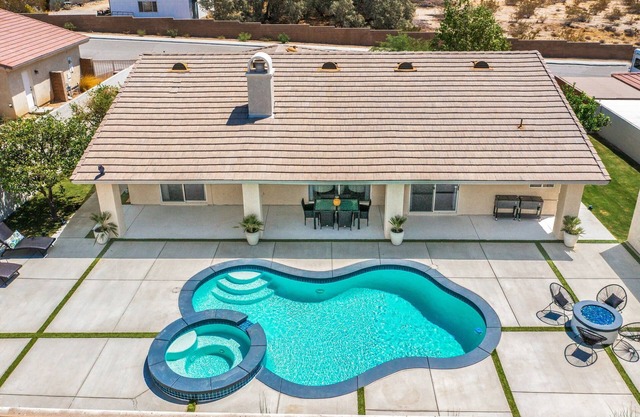 Spacious Desert Retreat — Perfect for Families & Friends!