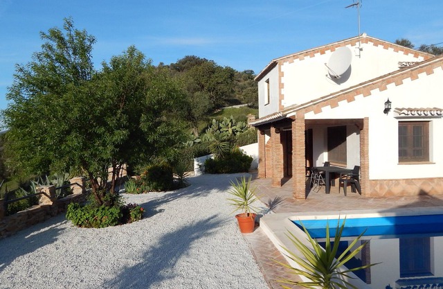 Spacious Detached Villa With Private Floodlit Pool 25% Off your second week stay