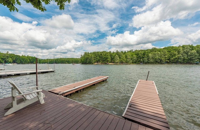 Spacious Dog Friendly Cabin at Deep Creek Lake