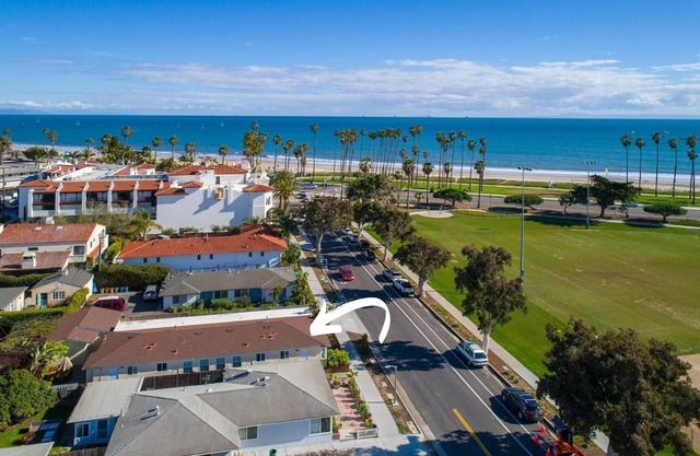 Spacious Duplex Steps Away From East Beach!