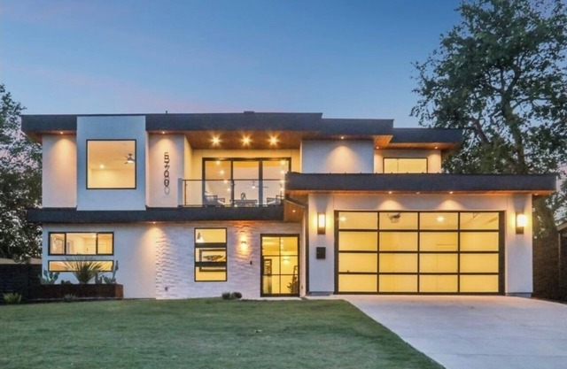 Spacious Elegant Escape in Prime Austin