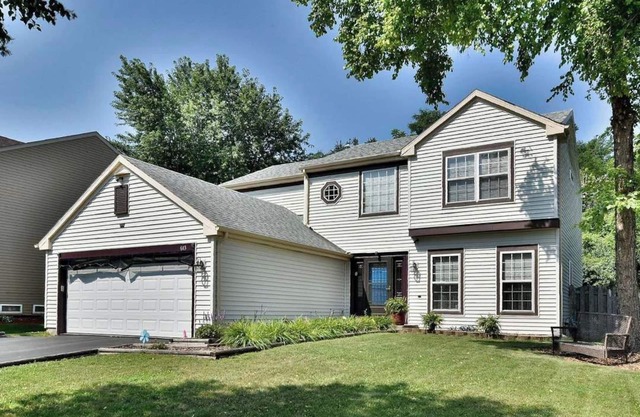 Spacious Family & Pet-Friendly Getaway in Lake in the Hills