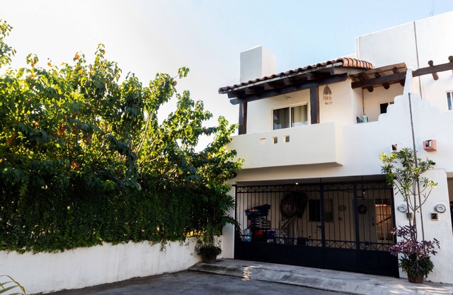 Spacious Family Friendly Getaway House! Up To 8 Pax With 3 Bedroom And 7 Beds