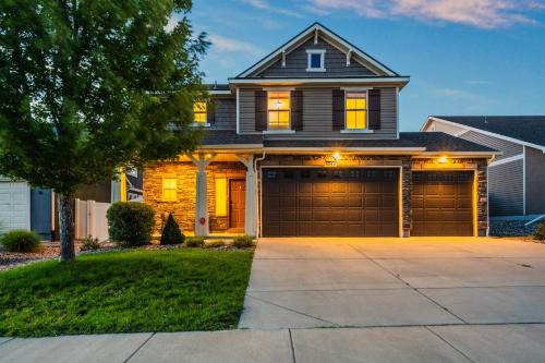 Spacious Family Getaway Near Downtown