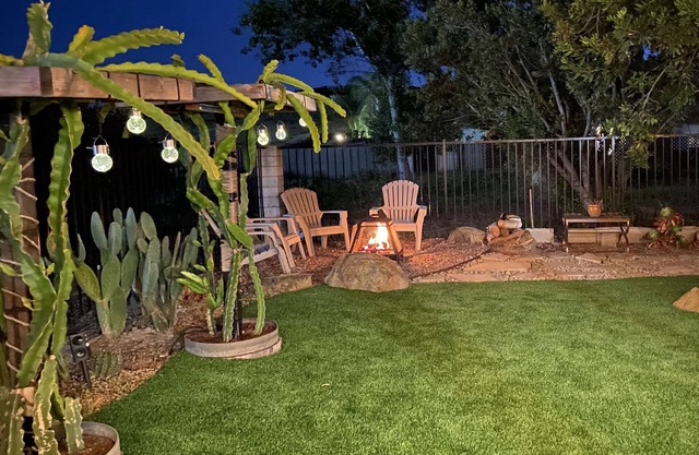 Spacious Family Retreat near Botanica, Legoland, Frontwave Arena, & Beach!