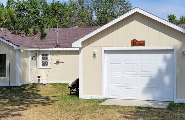 Spacious Four Bedroom Cabin for Northern Escape