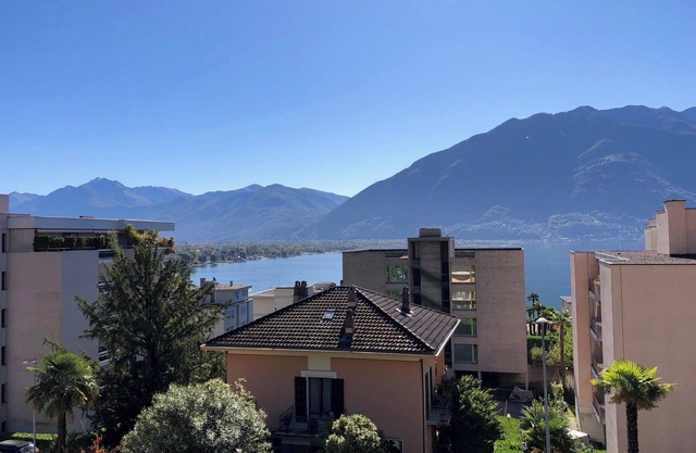 Spacious four-star apartment with lake and mountain views in Minusio, Switzerlan