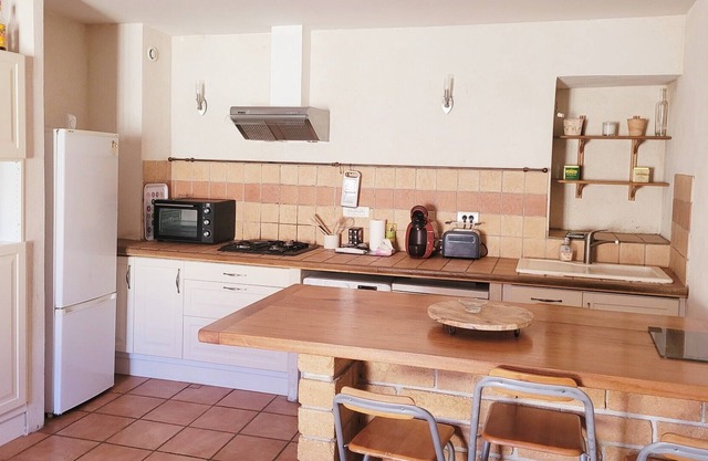 Spacious And Bright House At The Door Of Avignon