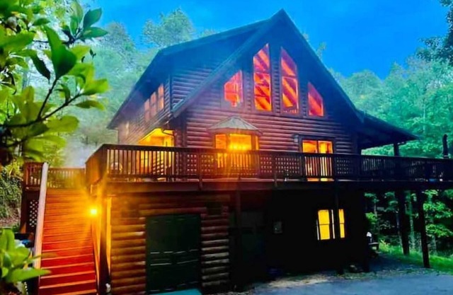 Spacious, fun cabin-perfect for family & MTB group