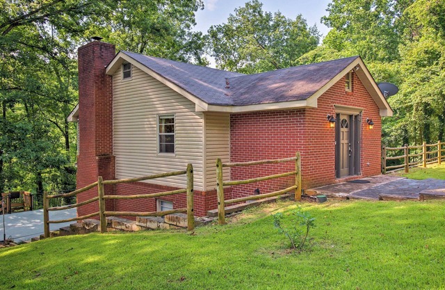 Spacious Georgia Getaway w/Dock on Lake Lanier!