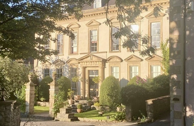Spacious Georgian manor house in quaint village