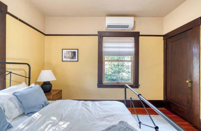 Spacious Group Retreat - 5BR - Sleeps 12