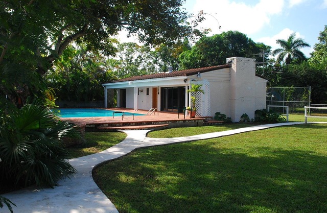 Spacious Guest House on 4-ACRE RANCH w/POOL - 20% off thru 9/30 - Book Now!