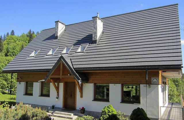 Spacious Hill-View Villa