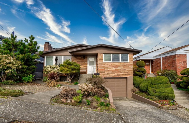 SPACIOUS HOME in Quiet Neighborhood