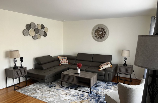 Spacious Home w/Free Parking-Close to Old-town Alexandria and DC!