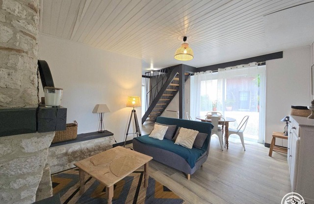 Spacious house in Purple Périgord with shared pool