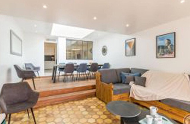 Spacious house with private garden, ideal for families with pets, in Portbail