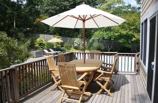SPACIOUS, IMMACULATE 5 BEDROOM SOUTHAMPTON BEAUTY!