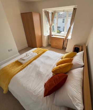 Spacious King Size Room Detached House Free Wifi Free Parking