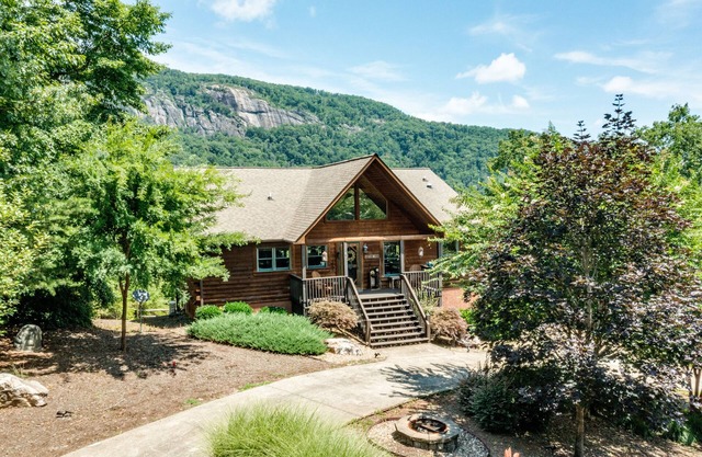 Spacious Large Cabin Lake Lure & Chimney Rock Hot Tub, Game Room, Sleeps 10