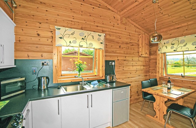 Spacious log cabin with one double and one twin.