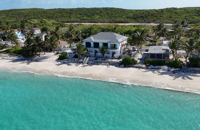 Spacious Luxury Beachfront Suite