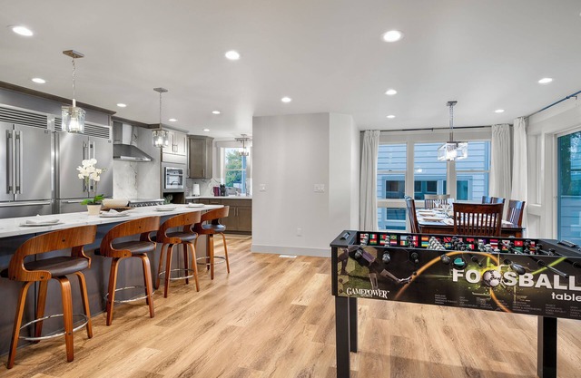 Spacious & Modern 6-Bed Family Retreat Near Golf Course