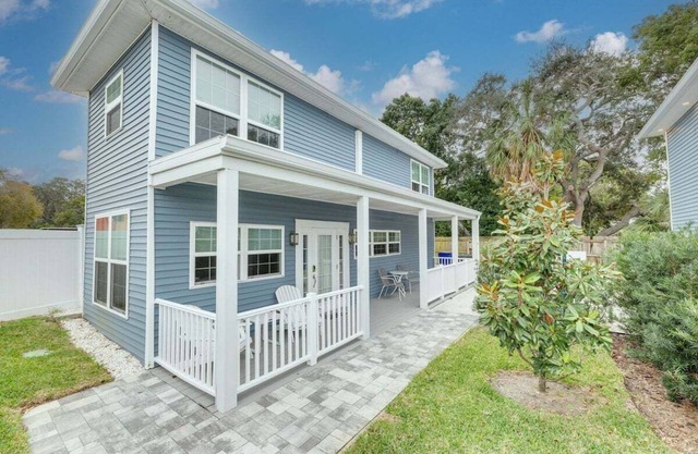 Spacious & Modern Tiny Home w/Pool in Downtown Dunedin