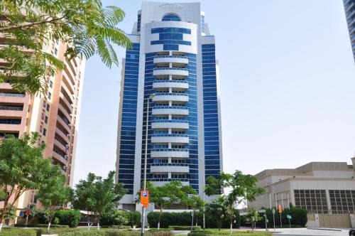 Spacious Modernized 2 BR and Duplex 4 BR Apartments by Taskeen Holiday Homes