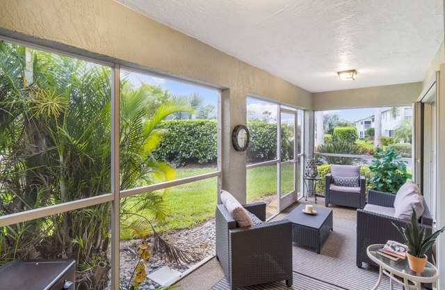 Spacious Naples First Floor Condo Minutes to Fifth Avenue South & Beaches