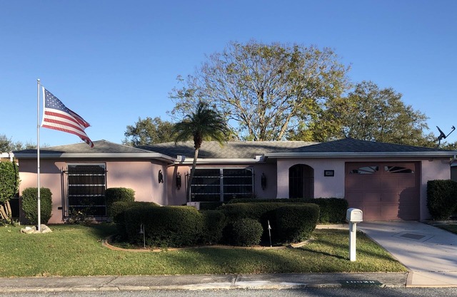 Spacious Neighborhood Home-5 Star!