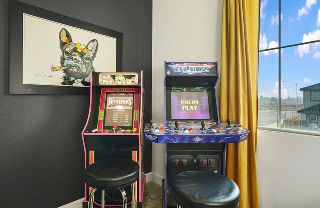 Spacious New 5BR Near Wineries