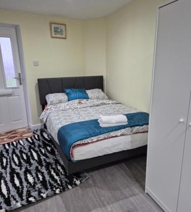 Spacious one bedroom Self Contain with toilet and bath