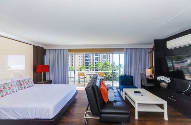 Spacious One Bedroom Harbor View Condos at Ilikai Marina With Private Balcony