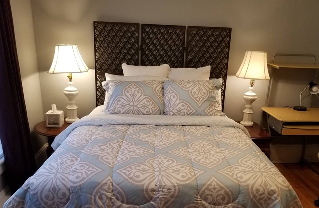 Spacious Pet Friendly Home Close to Town 4.4miles to Duke Hospital