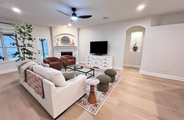 Spacious Roanoke Retreat